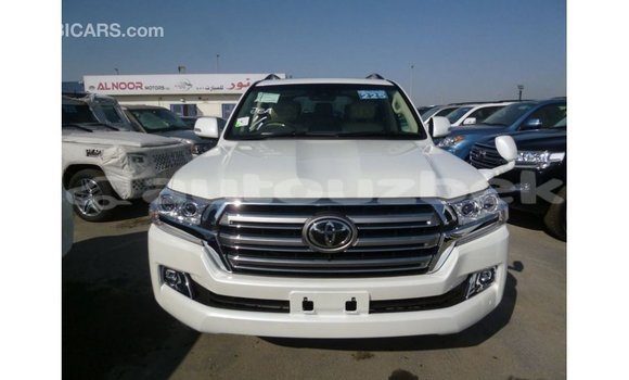 Buy Import Toyota Land Cruiser White Car in Import - Dubai in Andijon Buy Import Toyota Land Cruiser White Car in Import - Dubai in Andijon