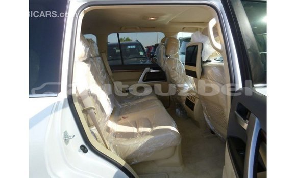 Buy Import Toyota Land Cruiser White Car in Import - Dubai in Andijon Buy Import Toyota Land Cruiser White Car in Import - Dubai in Andijon
