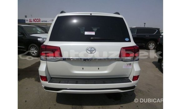 Buy Import Toyota Land Cruiser White Car in Import - Dubai in Andijon Buy Import Toyota Land Cruiser White Car in Import - Dubai in Andijon