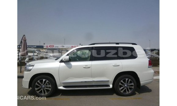 Buy Import Toyota Land Cruiser White Car in Import - Dubai in Andijon Buy Import Toyota Land Cruiser White Car in Import - Dubai in Andijon