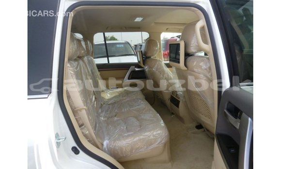 Buy Import Toyota Land Cruiser White Car in Import - Dubai in Andijon Buy Import Toyota Land Cruiser White Car in Import - Dubai in Andijon