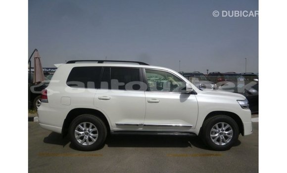 Buy Import Toyota Land Cruiser White Car in Import - Dubai in Andijon Buy Import Toyota Land Cruiser White Car in Import - Dubai in Andijon
