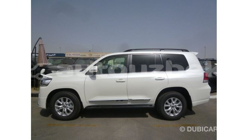 Big with watermark toyota land cruiser andijon import dubai 2524