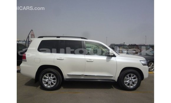 Buy Import Toyota Land Cruiser White Car in Import - Dubai in Andijon Buy Import Toyota Land Cruiser White Car in Import - Dubai in Andijon