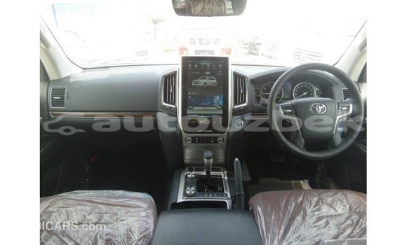 Buy Import Toyota Land Cruiser White Car in Import - Dubai in Andijon Buy Import Toyota Land Cruiser White Car in Import - Dubai in Andijon