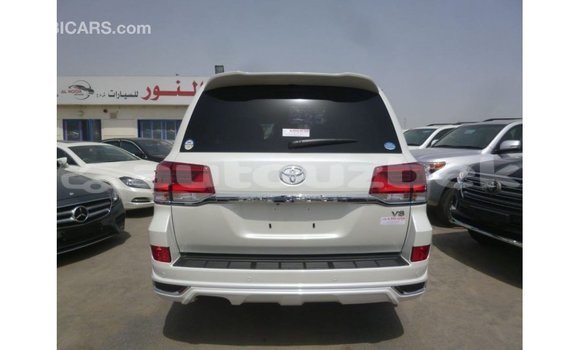 Buy Import Toyota Land Cruiser White Car in Import - Dubai in Andijon Buy Import Toyota Land Cruiser White Car in Import - Dubai in Andijon