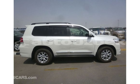 Buy Import Toyota Land Cruiser White Car in Import - Dubai in Andijon Buy Import Toyota Land Cruiser White Car in Import - Dubai in Andijon