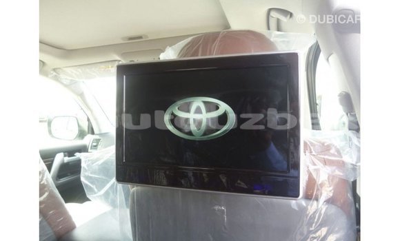 Buy Import Toyota Land Cruiser White Car in Import - Dubai in Andijon Buy Import Toyota Land Cruiser White Car in Import - Dubai in Andijon
