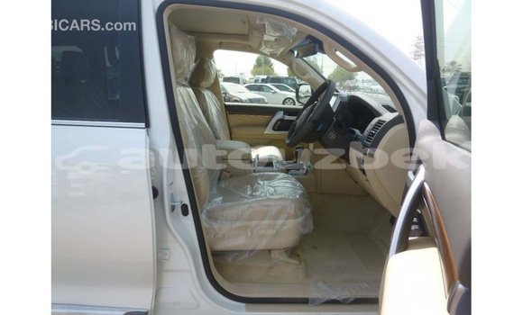 Buy Import Toyota Land Cruiser White Car in Import - Dubai in Andijon Buy Import Toyota Land Cruiser White Car in Import - Dubai in Andijon