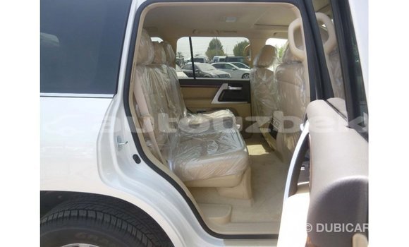 Buy Import Toyota Land Cruiser White Car in Import - Dubai in Andijon Buy Import Toyota Land Cruiser White Car in Import - Dubai in Andijon