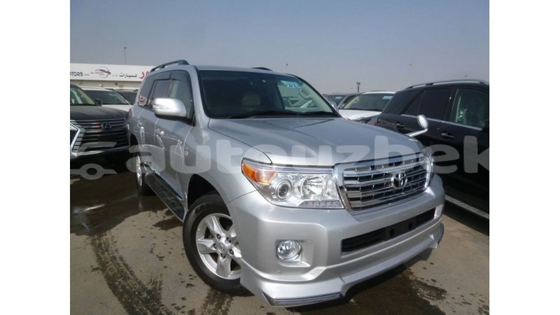 Big with watermark toyota land cruiser andijon import dubai 2535