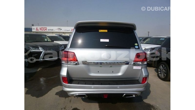 Big with watermark toyota land cruiser andijon import dubai 2535