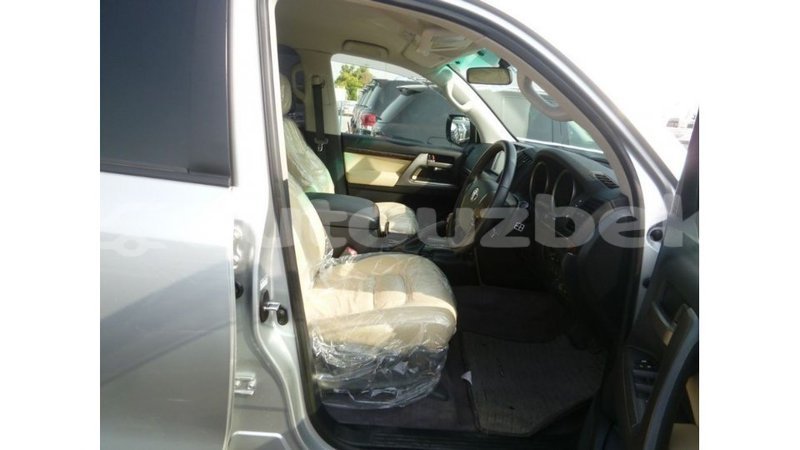 Big with watermark toyota land cruiser andijon import dubai 2535