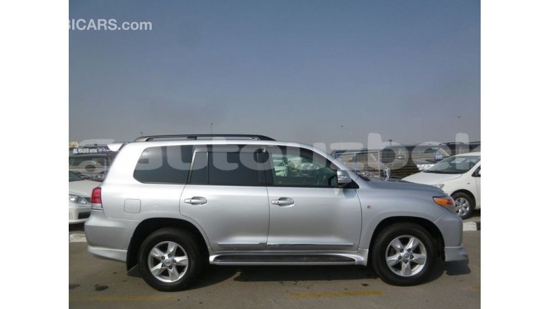 Big with watermark toyota land cruiser andijon import dubai 2535