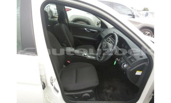 Buy Import Mercedes-Benz 200 White Car in Import - Dubai in Andijon Buy Import Mercedes-Benz 200 White Car in Import - Dubai in Andijon