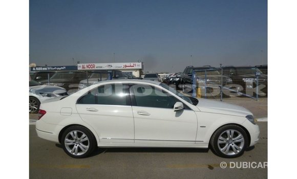 Buy Import Mercedes-Benz 200 White Car in Import - Dubai in Andijon Buy Import Mercedes-Benz 200 White Car in Import - Dubai in Andijon