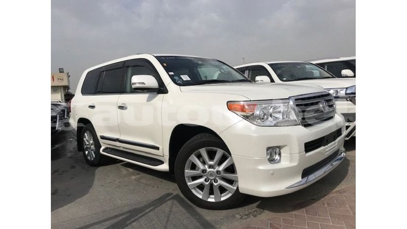 Big with watermark toyota land cruiser andijon import dubai 2546