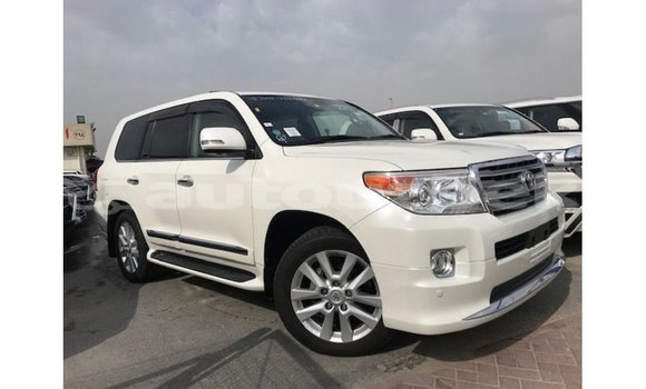 Buy Import Toyota Land Cruiser White Car in Import - Dubai in Andijon Buy Import Toyota Land Cruiser White Car in Import - Dubai in Andijon
