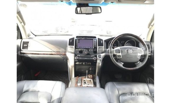 Buy Import Toyota Land Cruiser White Car in Import - Dubai in Andijon Buy Import Toyota Land Cruiser White Car in Import - Dubai in Andijon