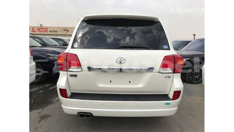Big with watermark toyota land cruiser andijon import dubai 2546