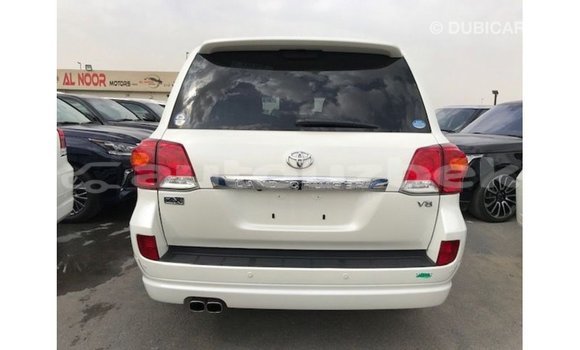 Buy Import Toyota Land Cruiser White Car in Import - Dubai in Andijon Buy Import Toyota Land Cruiser White Car in Import - Dubai in Andijon