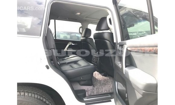 Buy Import Toyota Land Cruiser White Car in Import - Dubai in Andijon Buy Import Toyota Land Cruiser White Car in Import - Dubai in Andijon