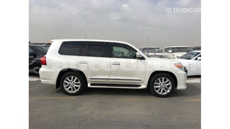 Big with watermark toyota land cruiser andijon import dubai 2546