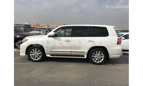Buy Import Toyota Land Cruiser White Car in Import - Dubai in Andijon Buy Import Toyota Land Cruiser White Car in Import - Dubai in Andijon
