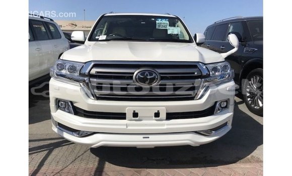 Buy Import Toyota Land Cruiser White Car in Import - Dubai in Andijon Buy Import Toyota Land Cruiser White Car in Import - Dubai in Andijon