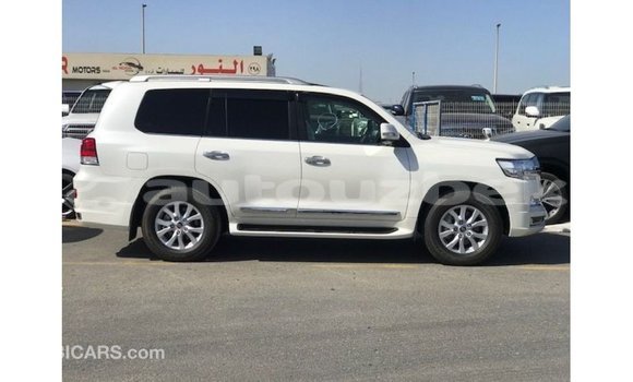 Buy Import Toyota Land Cruiser White Car in Import - Dubai in Andijon Buy Import Toyota Land Cruiser White Car in Import - Dubai in Andijon
