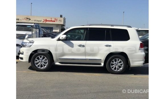 Buy Import Toyota Land Cruiser White Car in Import - Dubai in Andijon Buy Import Toyota Land Cruiser White Car in Import - Dubai in Andijon