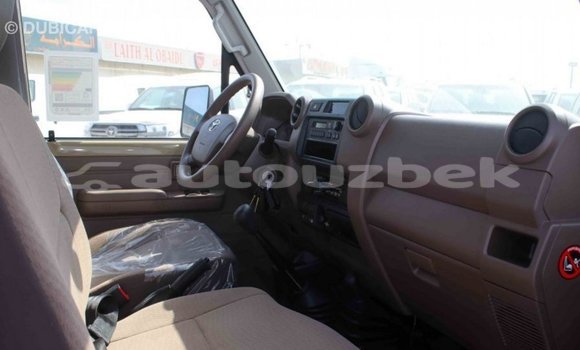 Buy Import Toyota Land Cruiser Beige Car in Import - Dubai in Andijon Buy Import Toyota Land Cruiser Beige Car in Import - Dubai in Andijon