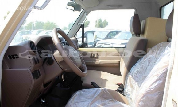 Buy Import Toyota Land Cruiser Beige Car in Import - Dubai in Andijon Buy Import Toyota Land Cruiser Beige Car in Import - Dubai in Andijon