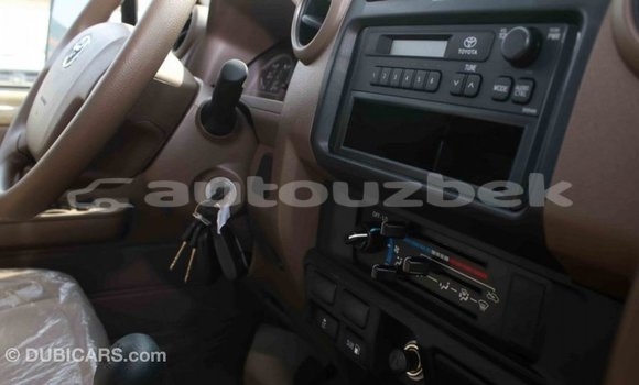 Buy Import Toyota Land Cruiser Beige Car in Import - Dubai in Andijon Buy Import Toyota Land Cruiser Beige Car in Import - Dubai in Andijon
