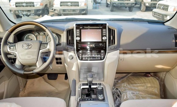 Buy Import Toyota Land Cruiser White Car in Import - Dubai in Andijon Buy Import Toyota Land Cruiser White Car in Import - Dubai in Andijon