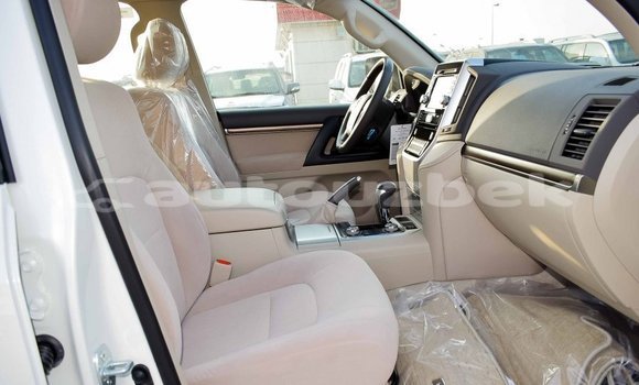 Buy Import Toyota Land Cruiser White Car in Import - Dubai in Andijon Buy Import Toyota Land Cruiser White Car in Import - Dubai in Andijon