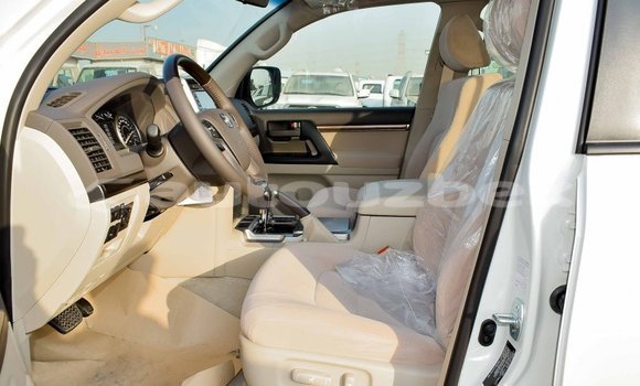 Buy Import Toyota Land Cruiser White Car in Import - Dubai in Andijon Buy Import Toyota Land Cruiser White Car in Import - Dubai in Andijon
