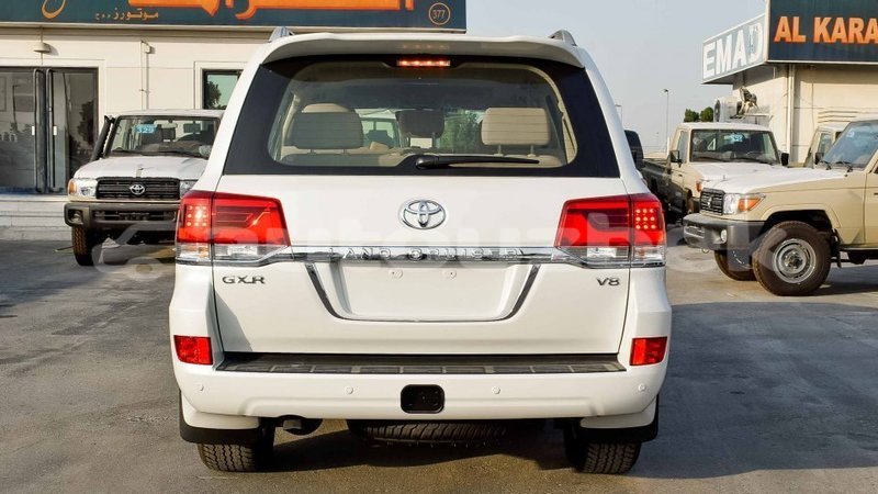 Big with watermark toyota land cruiser andijon import dubai 2558