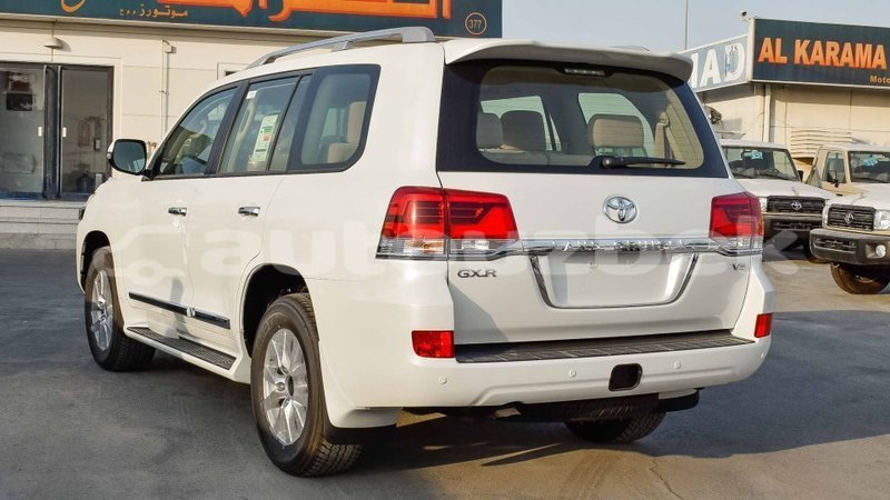 Big with watermark toyota land cruiser andijon import dubai 2558