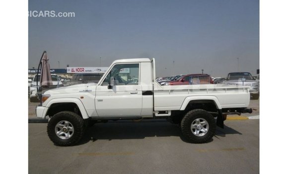 Buy Import Toyota Land Cruiser White Car in Import - Dubai in Andijon Buy Import Toyota Land Cruiser White Car in Import - Dubai in Andijon