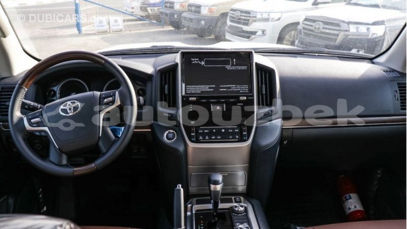 Big with watermark toyota land cruiser andijon import dubai 2569