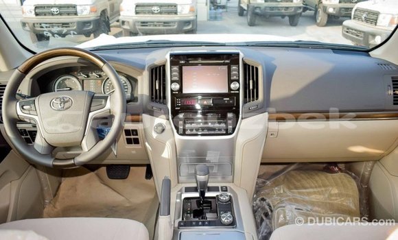 Buy Import Toyota Land Cruiser White Car in Import - Dubai in Andijon Buy Import Toyota Land Cruiser White Car in Import - Dubai in Andijon