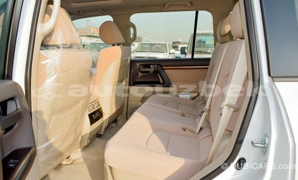 Buy Import Toyota Land Cruiser White Car in Import - Dubai in Andijon Buy Import Toyota Land Cruiser White Car in Import - Dubai in Andijon