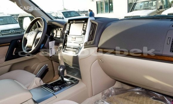 Buy Import Toyota Land Cruiser White Car in Import - Dubai in Andijon Buy Import Toyota Land Cruiser White Car in Import - Dubai in Andijon