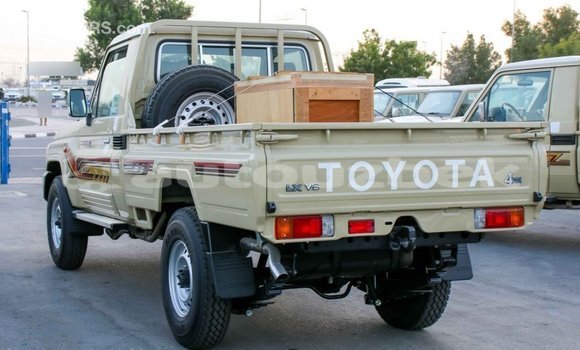 Buy Import Toyota Land Cruiser Beige Car in Import - Dubai in Andijon Buy Import Toyota Land Cruiser Beige Car in Import - Dubai in Andijon