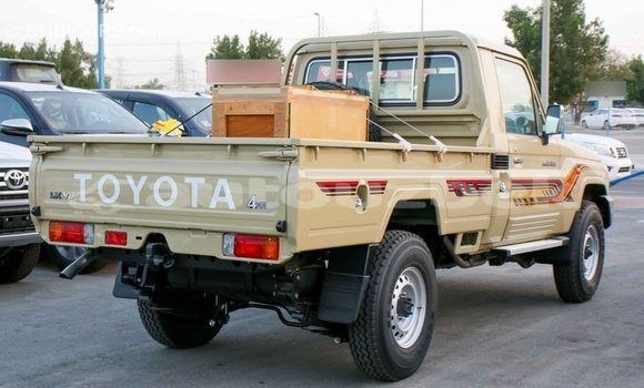 Buy Import Toyota Land Cruiser Beige Car in Import - Dubai in Andijon Buy Import Toyota Land Cruiser Beige Car in Import - Dubai in Andijon