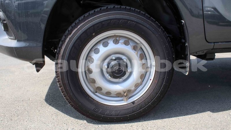 Big with watermark toyota hilux andijon import dubai 2582