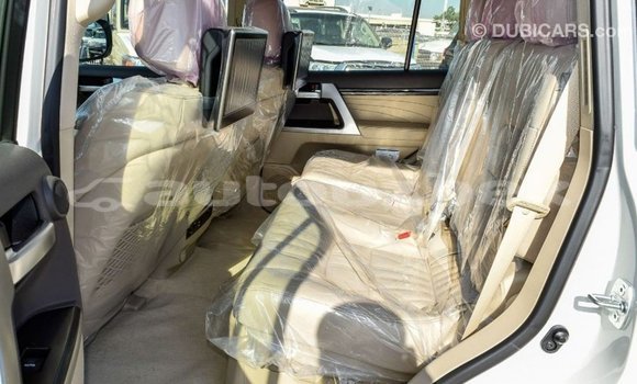 Buy Import Toyota Land Cruiser White Car in Import - Dubai in Andijon Buy Import Toyota Land Cruiser White Car in Import - Dubai in Andijon
