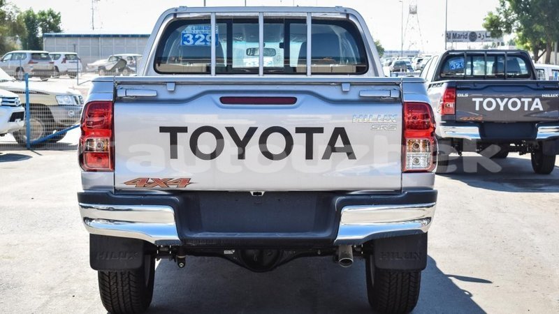 Big with watermark toyota hilux andijon import dubai 2590