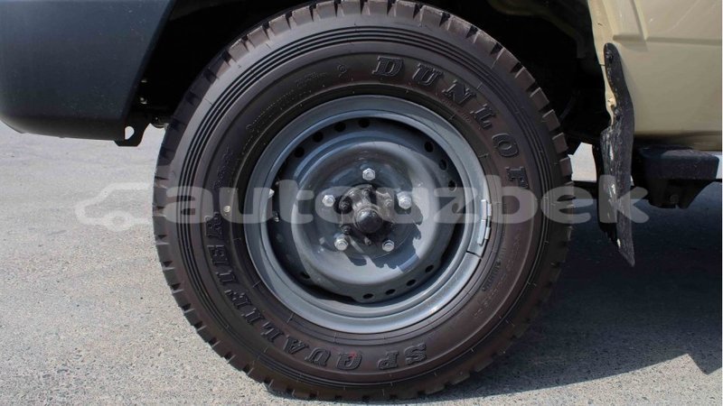 Big with watermark toyota land cruiser andijon import dubai 2593